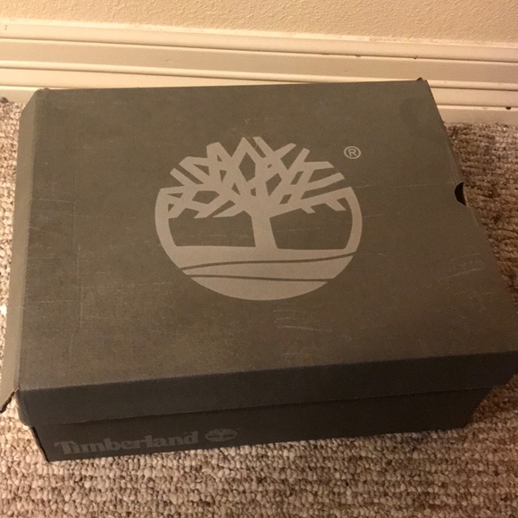 Red Timberlands - Picture 3 of 3